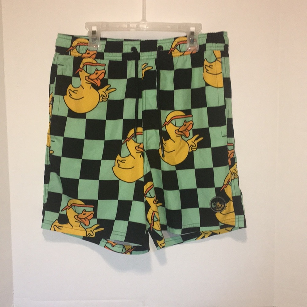 NEFF MENS SIZE MEDIUM DUCKY SHORTS TIE FRONT WITH 2 FRONT POCKETS AND 1 BACK